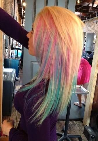Daily Hair Spotting – Fun multi-color blonde hair – StrayHair