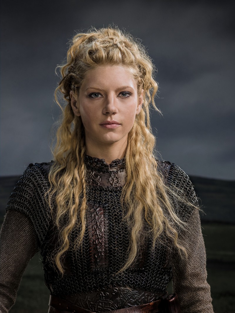 Katheryn Winnick Lagertha S Hairstyle In Vikings Strayhair
